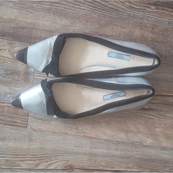 Prada Women's Metallic Silver and Black Flat. Size 38.5 - Picture 1 of 6